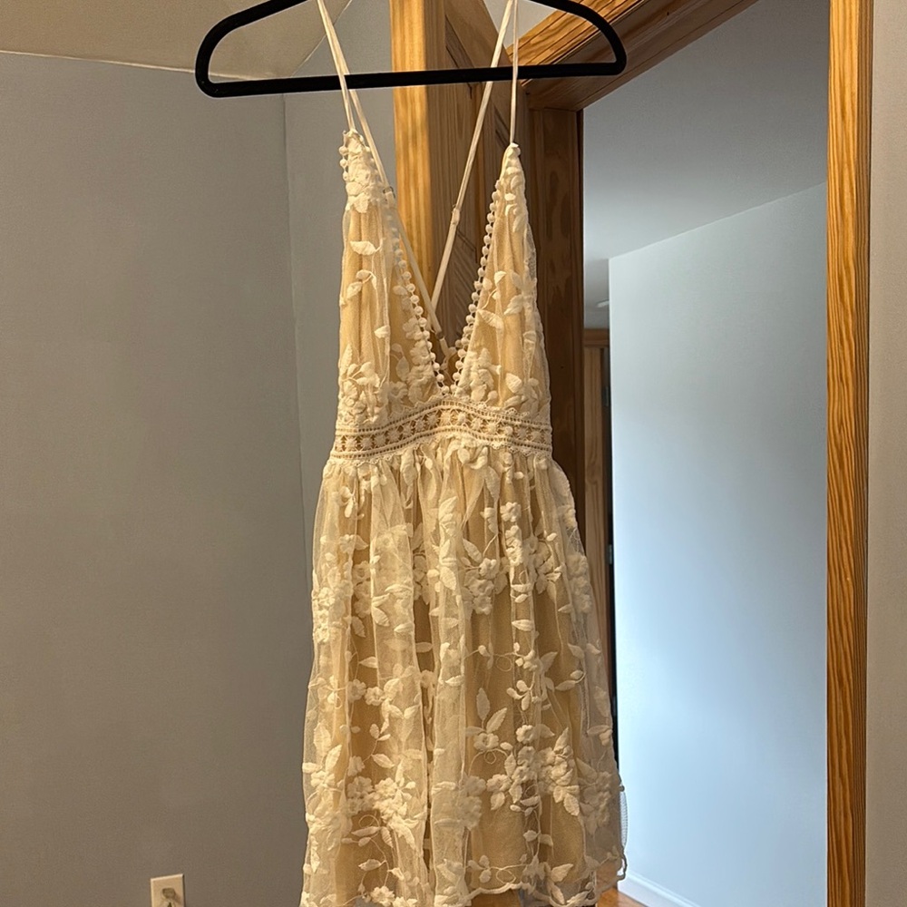 Elegant Cream Lace Dress